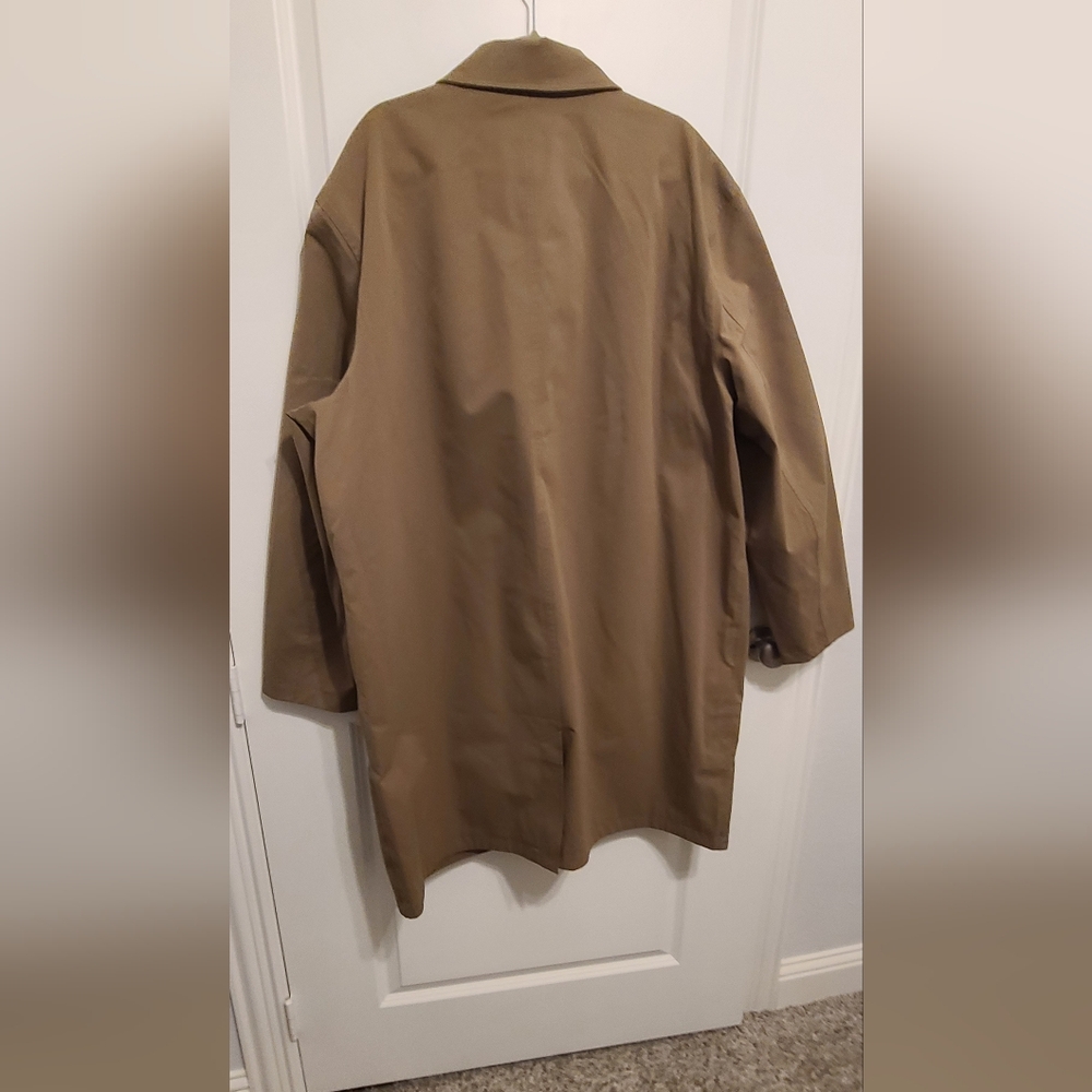 Lands' End Men's Vintage Taupe Rain Coat. - Picture 3 of 5